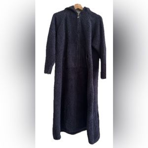 Barefoot Dreams® CozyChic®
Hooded Zip Robe